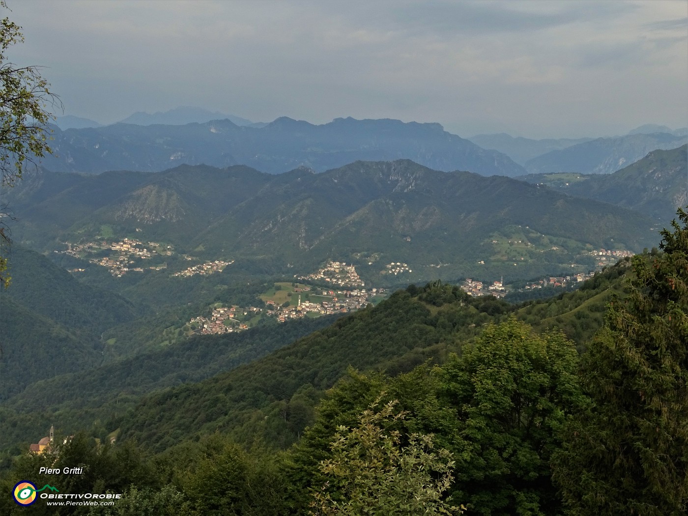 41 Bella vista sulla Val Serina dal  roccolo del Forcellino.JPG